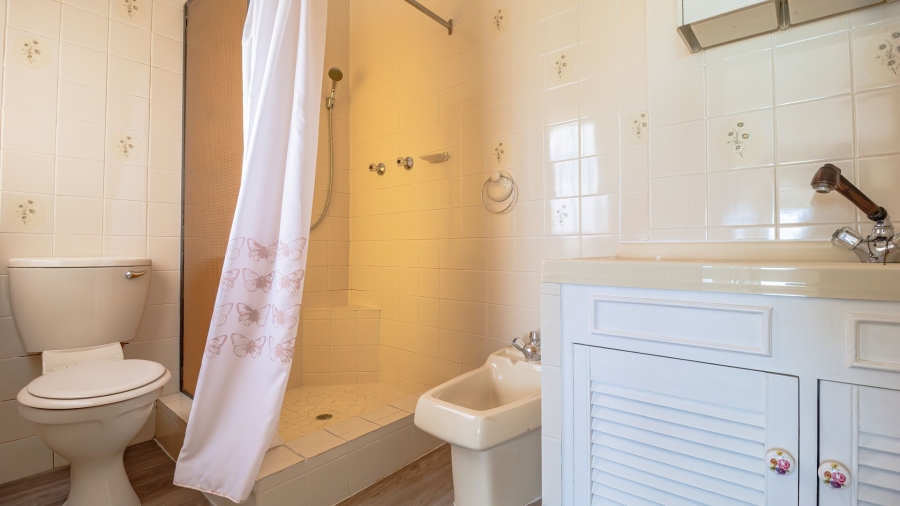 To Let 4 Bedroom Property for Rent in Gordons Bay Village Western Cape